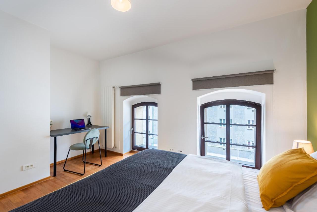 Apartment With Balcony And Parking Near The Prague Museum Exteriör bild