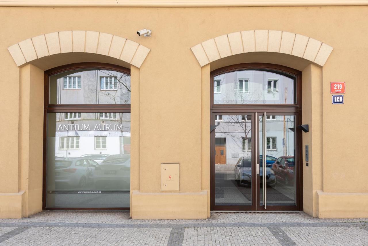 Apartment With Balcony And Parking Near The Prague Museum Exteriör bild