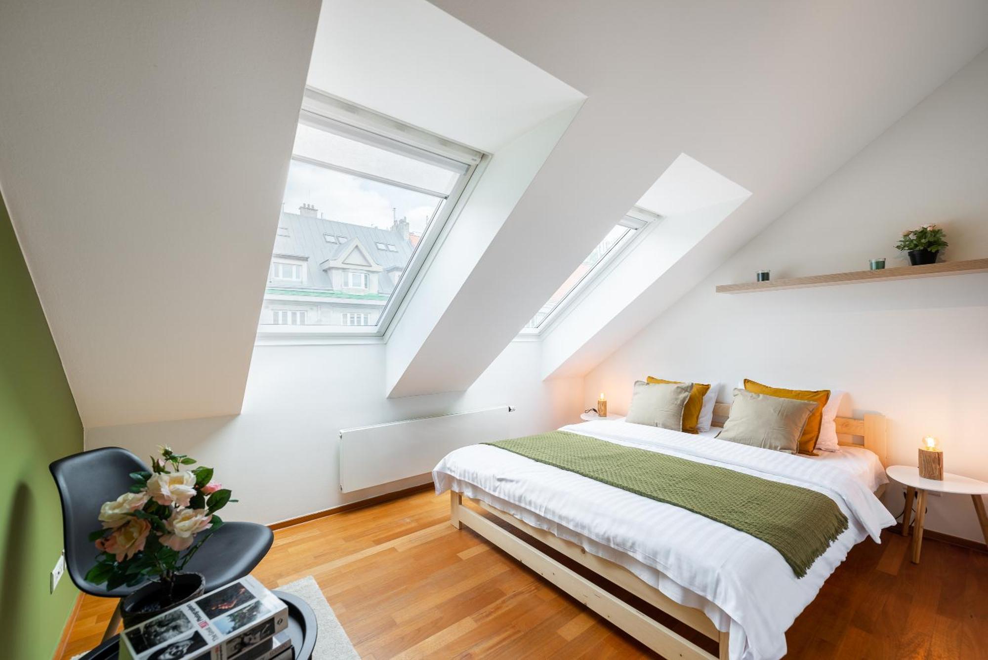 Apartment With Balcony And Parking Near The Prague Museum Exteriör bild