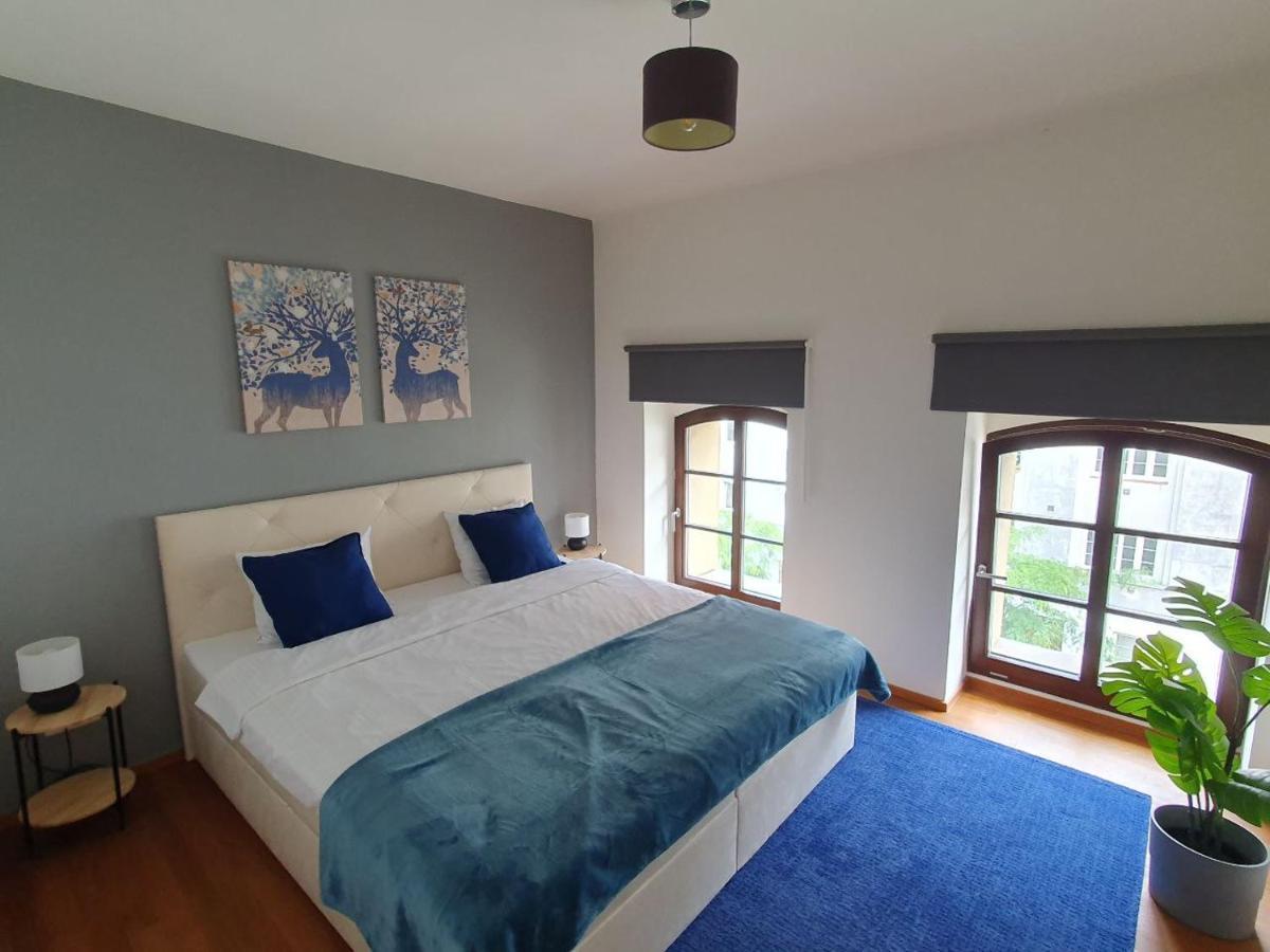 Apartment With Balcony And Parking Near The Prague Museum Exteriör bild